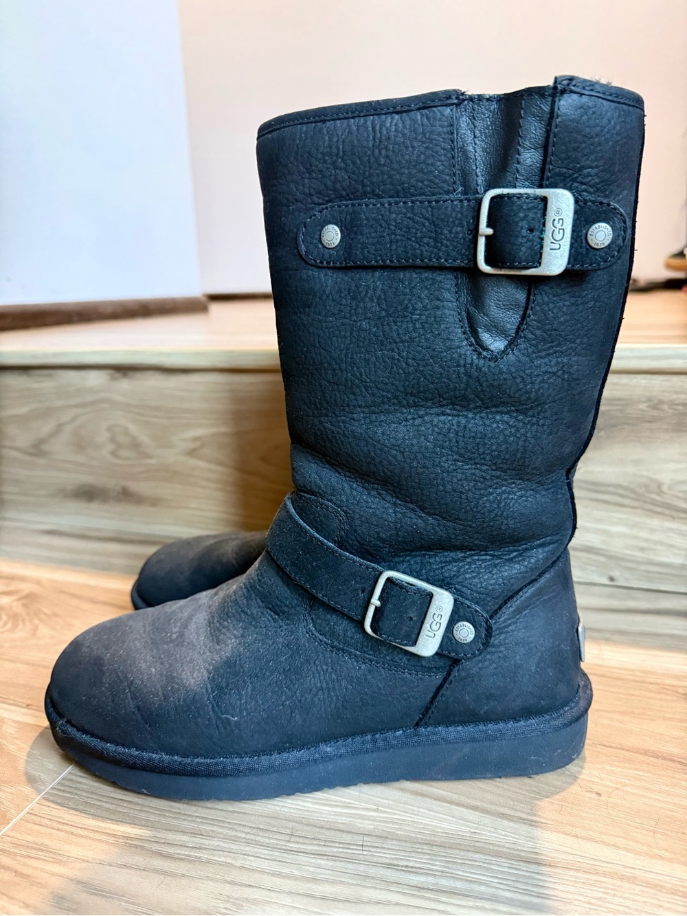 UGG Women’s Black Leather Mid-Calf Buckle Boots Size 8